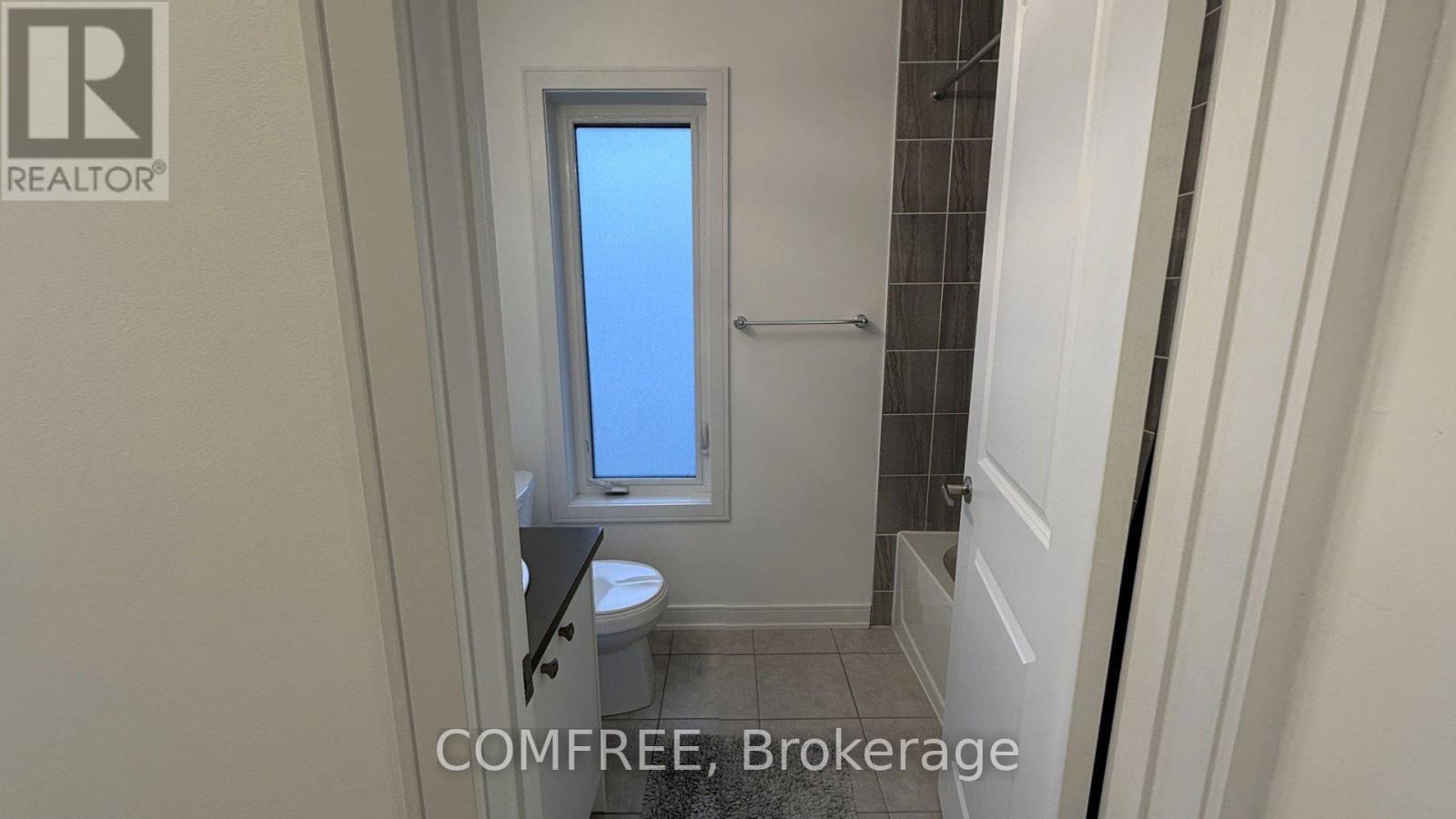 1 Red Maple Lane, Barrie (Innis-Shore), ON - Indoor Photo Showing Bathroom