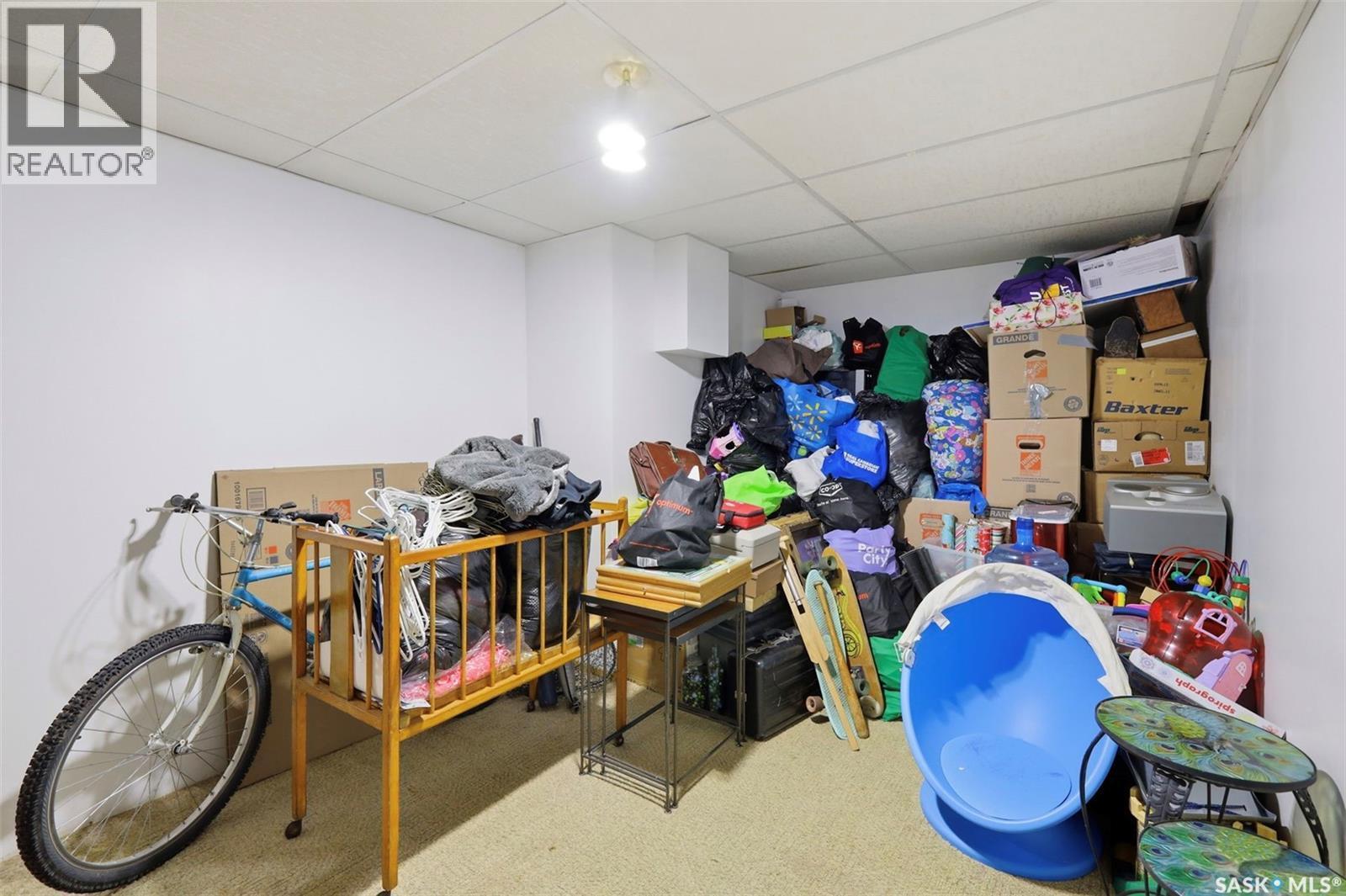 142 Heise Crescent, Saskatoon, SK - Indoor Photo Showing Other Room