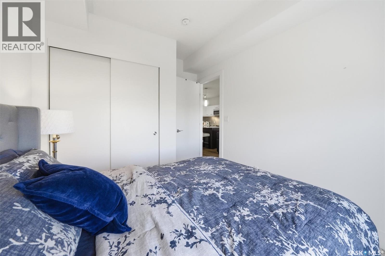 217 404 C Avenue S, Saskatoon, SK - Indoor Photo Showing Bedroom