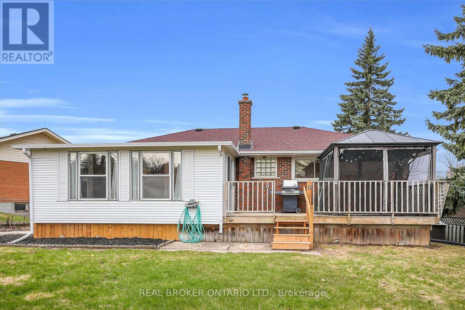 37 Nicklin Crescent, Guelph, ON - Outdoor With Deck Patio Veranda