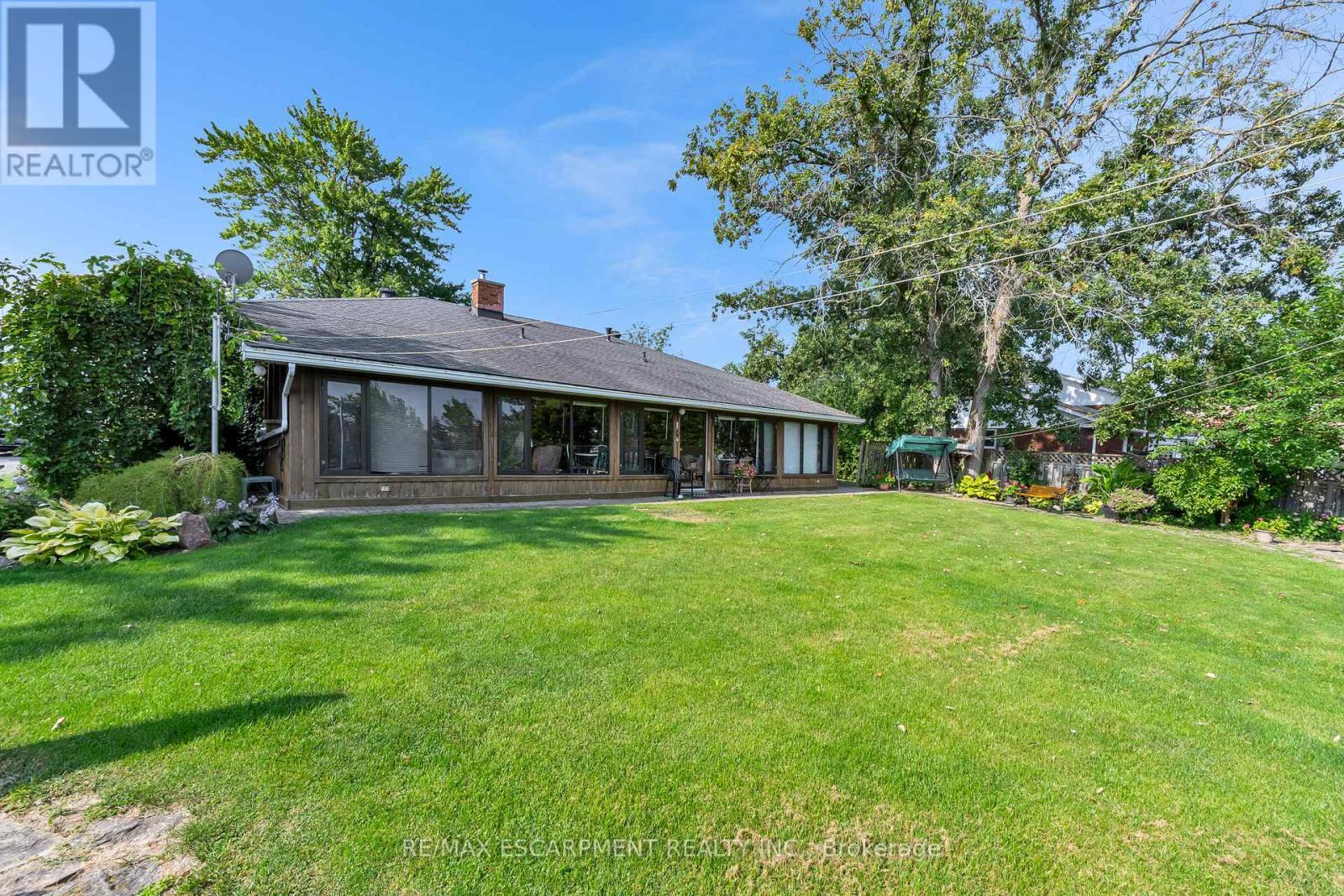 609 Green Mountain Road E, Hamilton, ON - Outdoor With Deck Patio Veranda