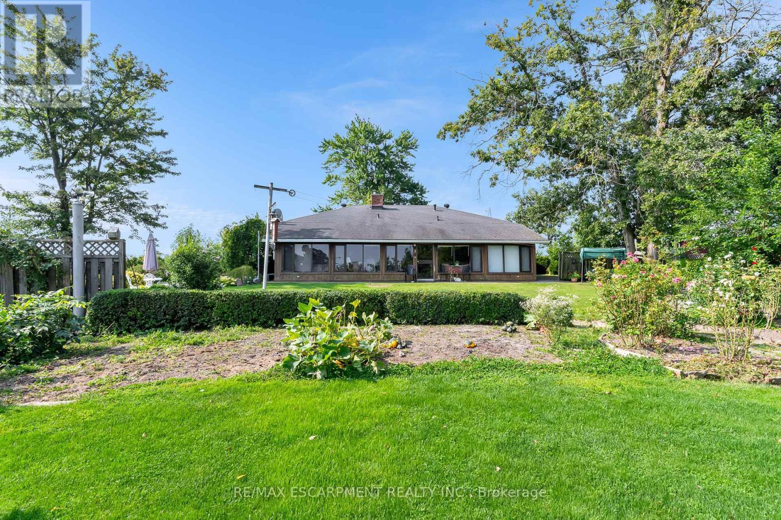 609 Green Mountain Road E, Hamilton, ON - Outdoor