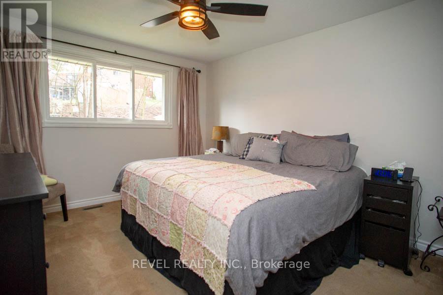 102 Century Hill Drive, Kitchener, ON - Indoor Photo Showing Bedroom