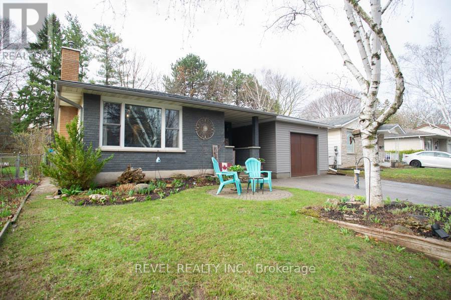 102 Century Hill Drive, Kitchener, ON - Outdoor