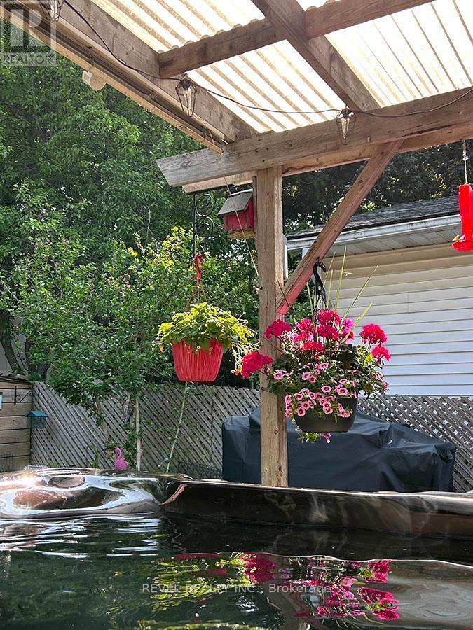 102 Century Hill Drive, Kitchener, ON -