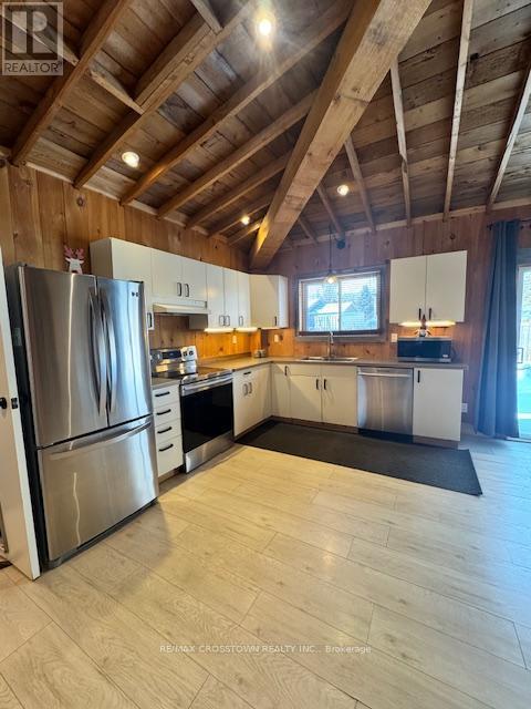 1056 Elm Road, Innisfil, ON - Indoor Photo Showing Kitchen With Stainless Steel Kitchen