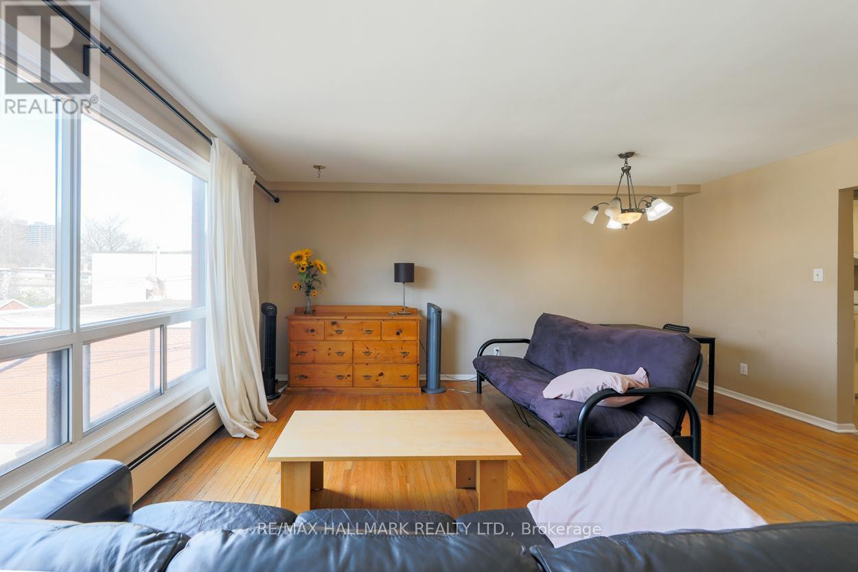2 - 2844 Danforth Avenue, Toronto, ON