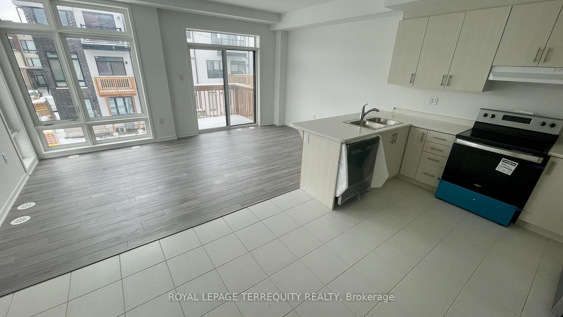 815 Stanstead Path, Oshawa, ON - Indoor Photo Showing Kitchen With Double Sink