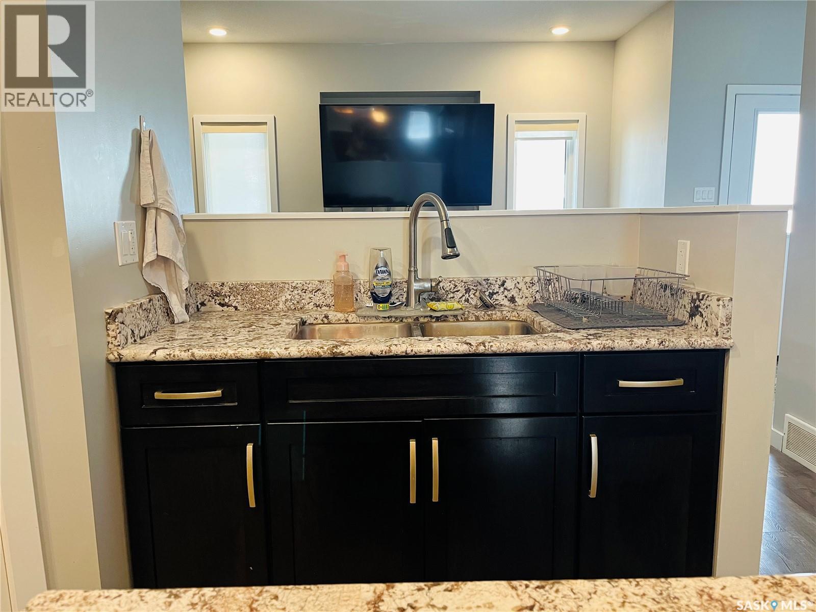 642 Glenridge Avenue, Swift Current, SK - Indoor