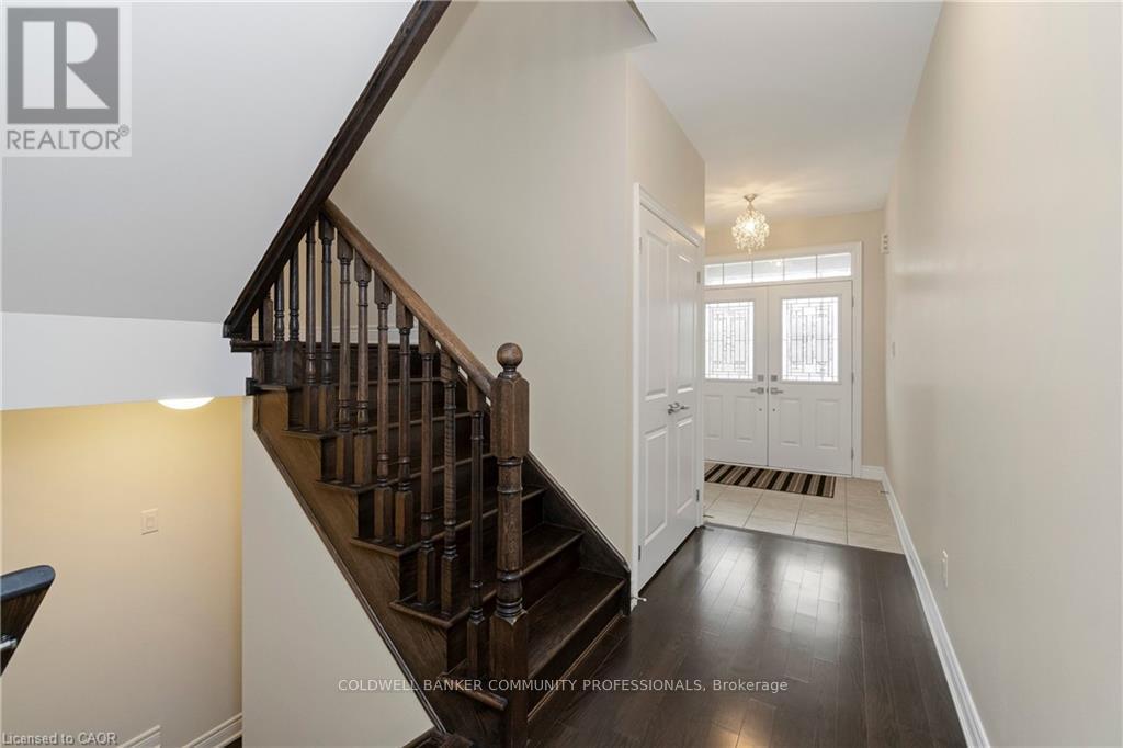 4 Macbean Crescent, Hamilton, ON - Indoor Photo Showing Other Room