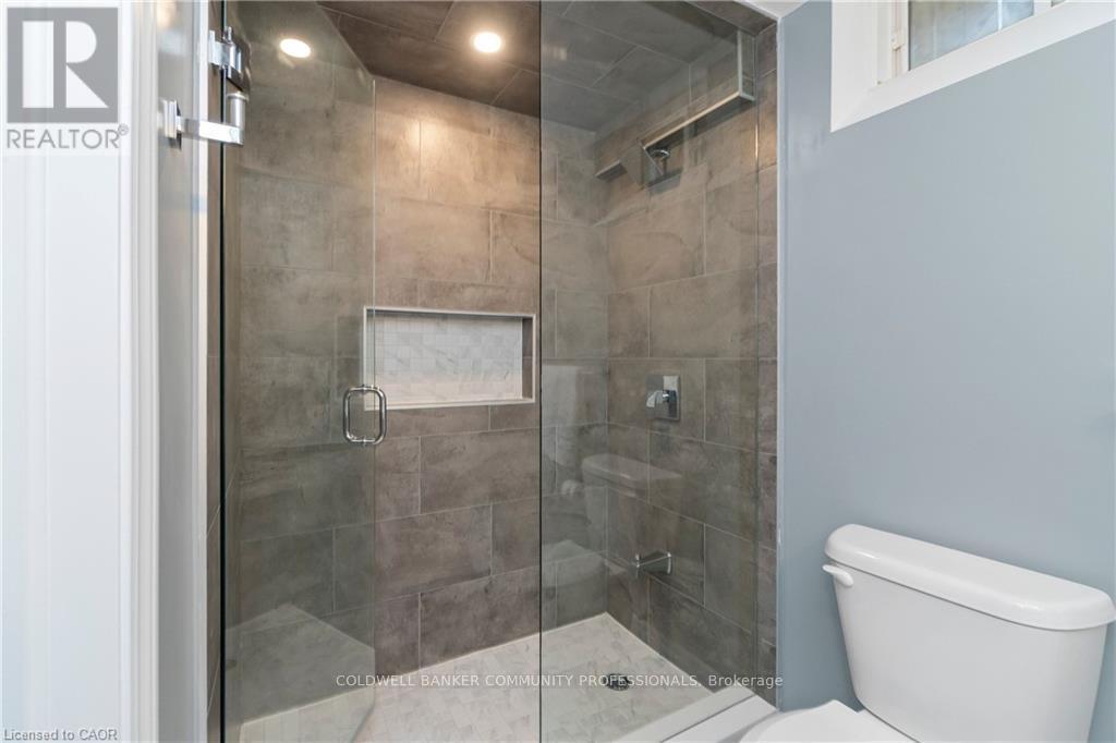4 Macbean Crescent, Hamilton, ON - Indoor Photo Showing Bathroom