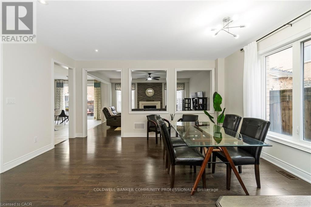 4 Macbean Crescent, Hamilton, ON - Indoor Photo Showing Dining Room