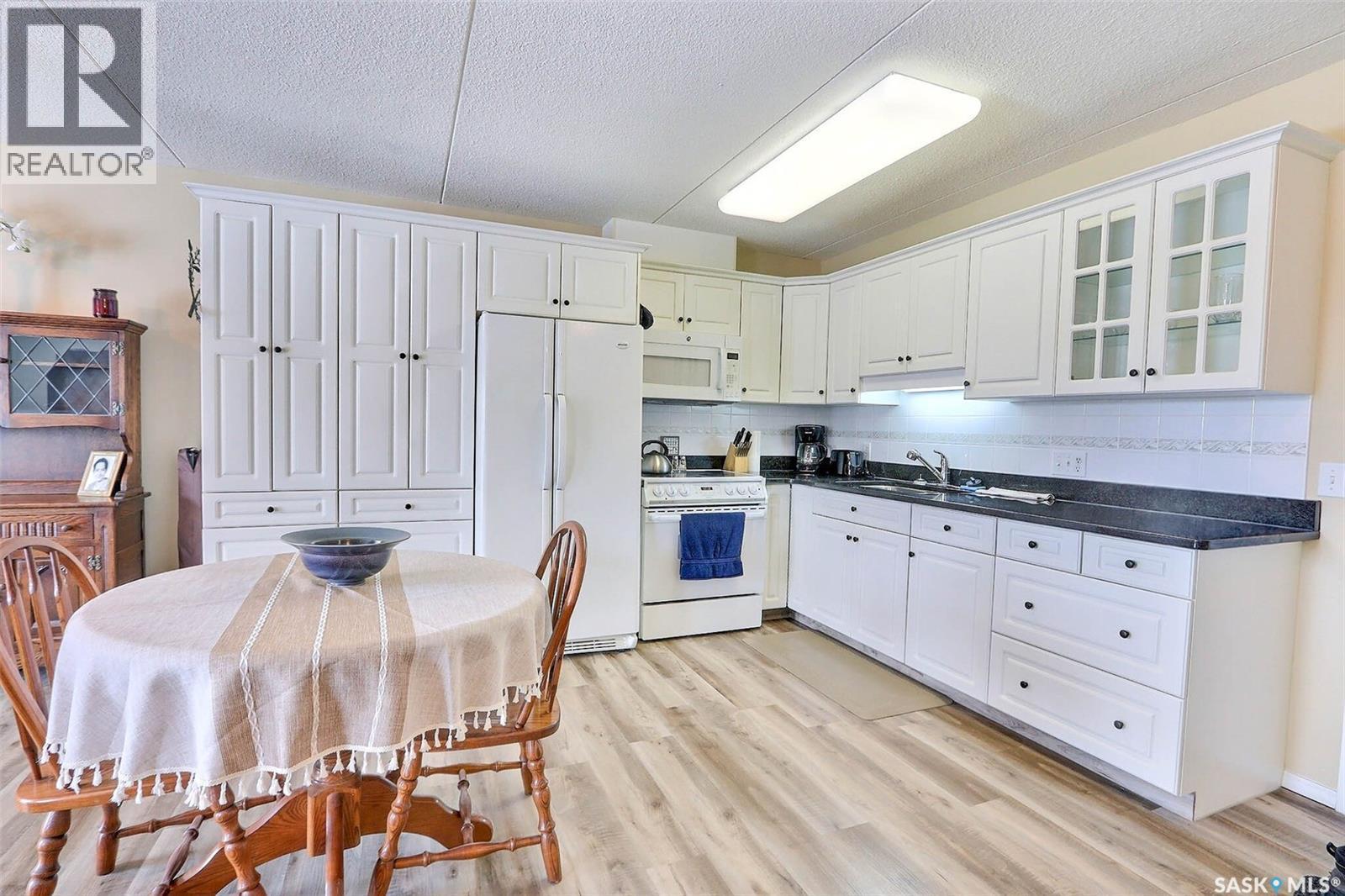 201 1 26Th Street E, Prince Albert, SK - Indoor