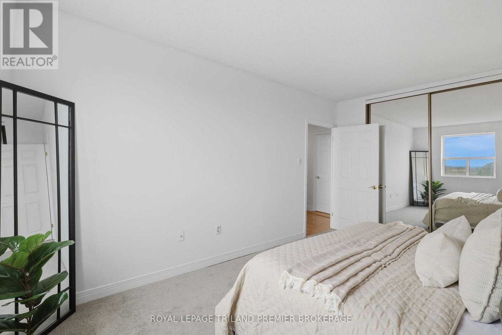 1004 - 600 Talbot Street, London East (East F), ON