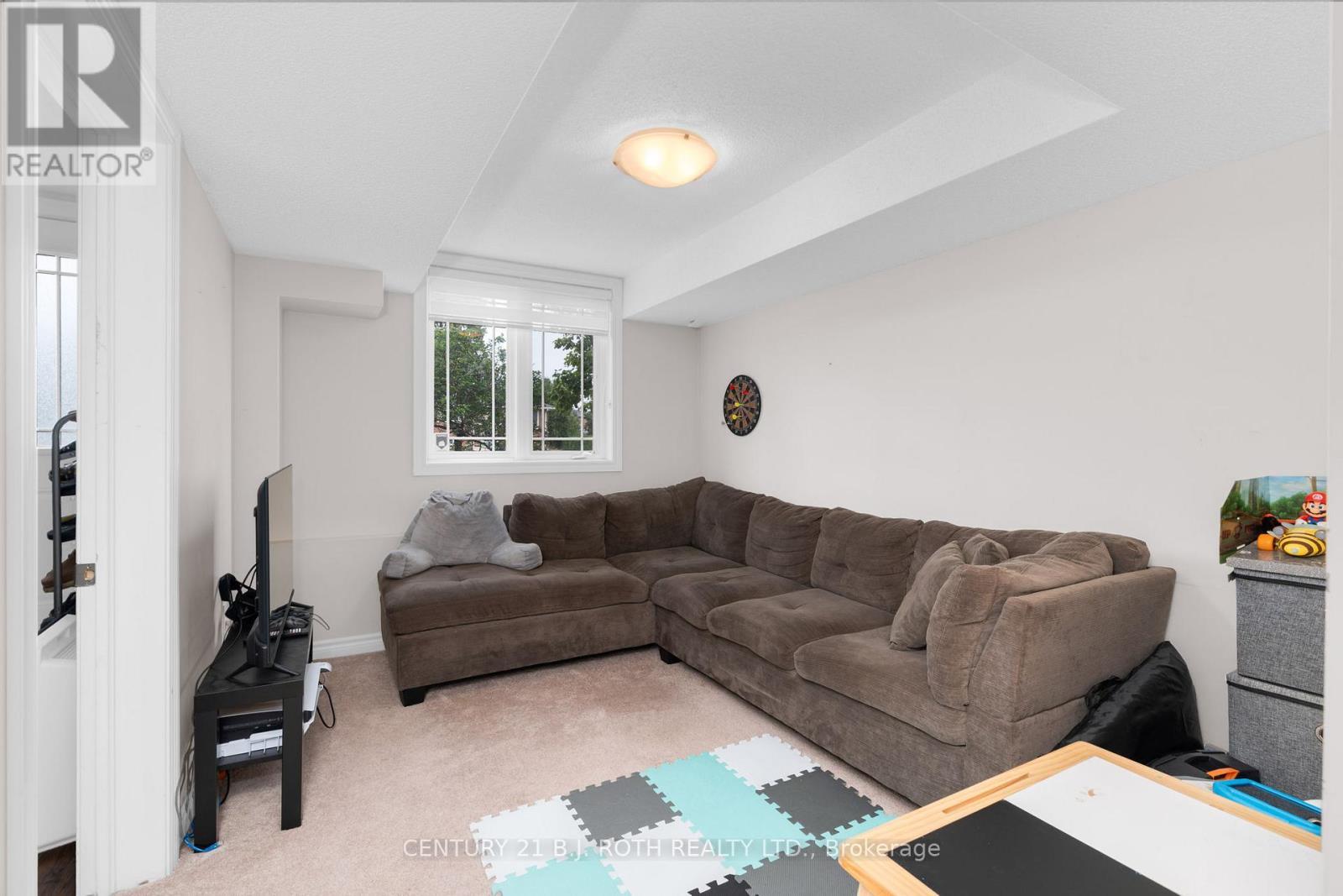 Basement living room - 221 Harvie Road, Barrie, ON - Indoor Photo Showing Living Room