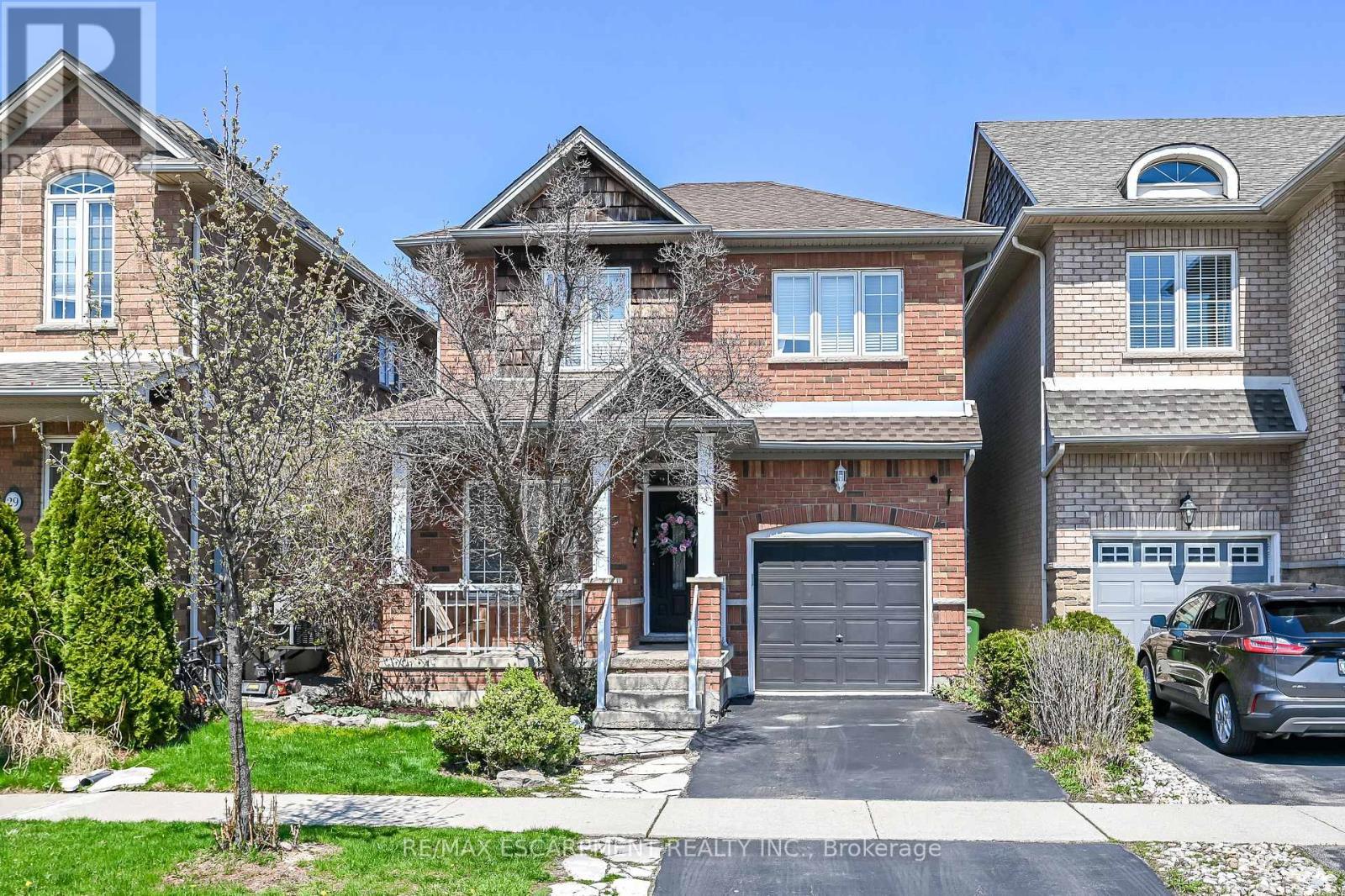 33 Panorama Way, Hamilton, ON - Outdoor With Facade