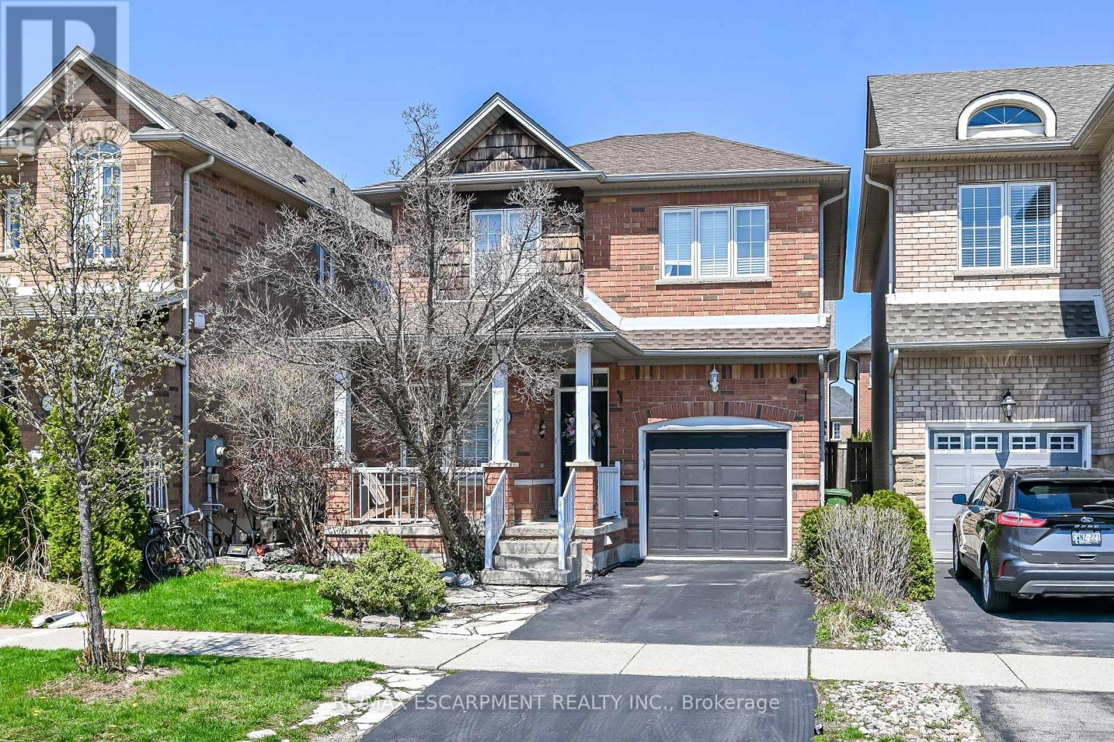 33 Panorama Way, Hamilton, ON - Outdoor With Facade