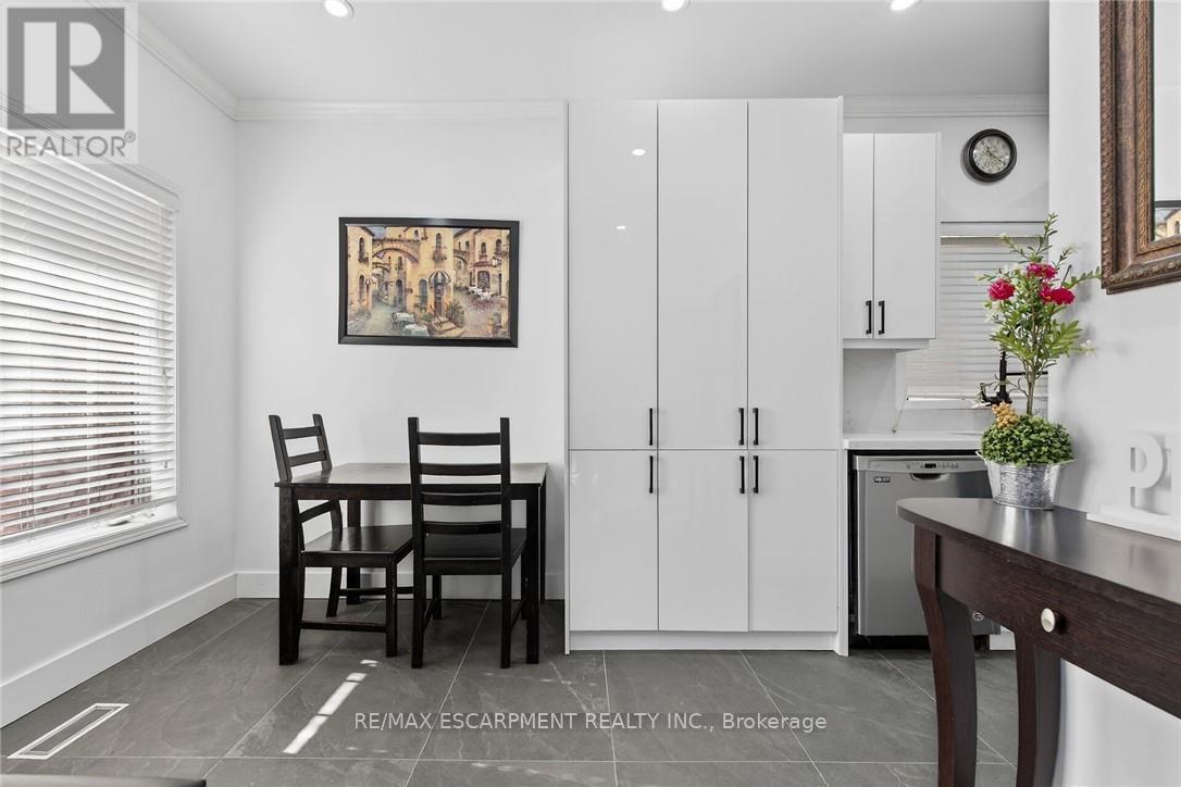 33 Panorama Way, Hamilton, ON - Indoor