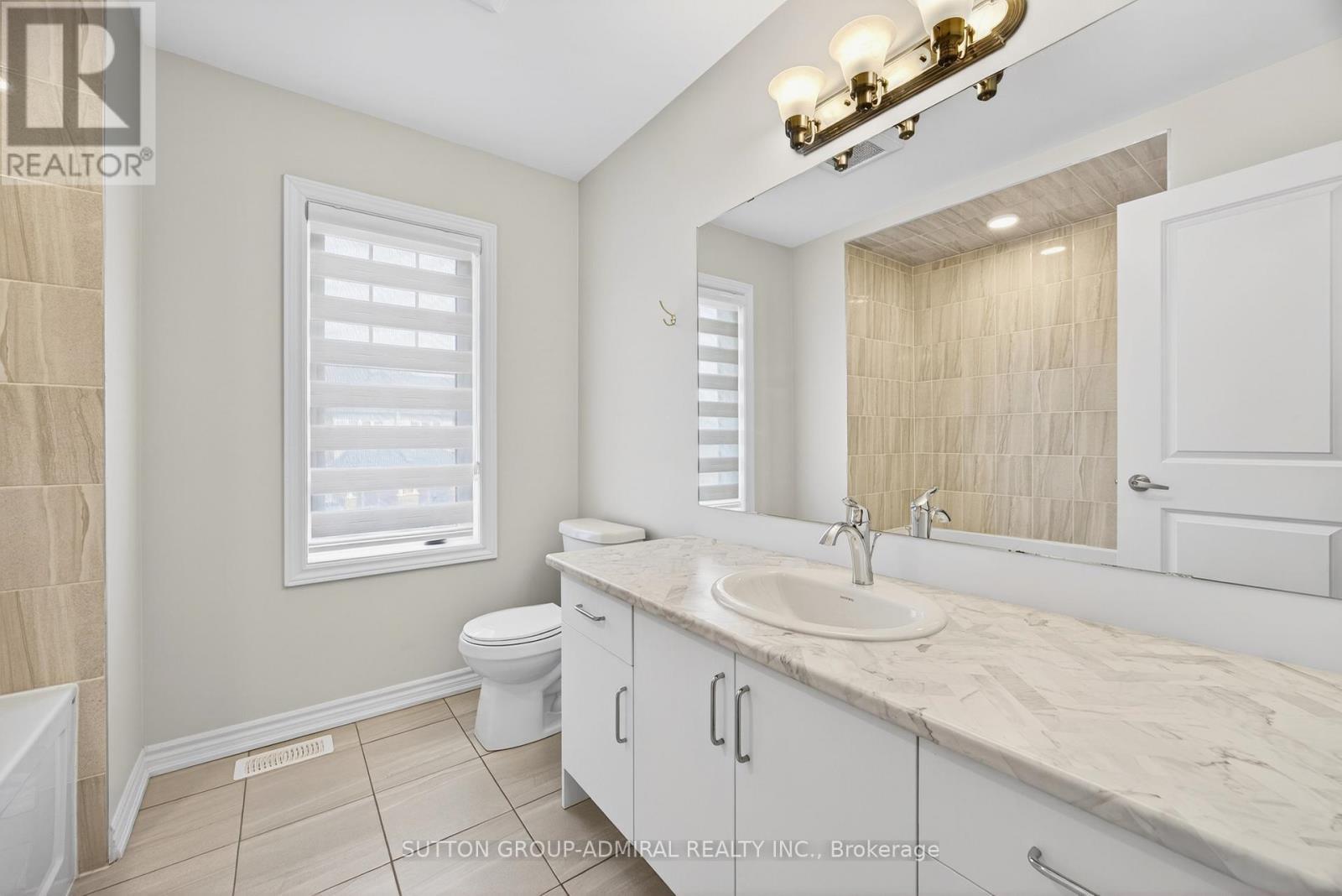 2237 Grainger Loop, Innisfil, ON - Indoor Photo Showing Bathroom