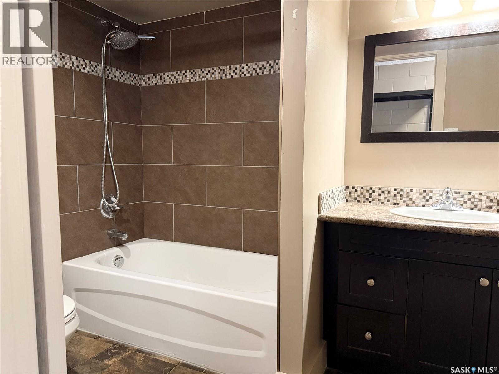 8 2707 7Th Street E, Saskatoon, SK - Indoor Photo Showing Bathroom