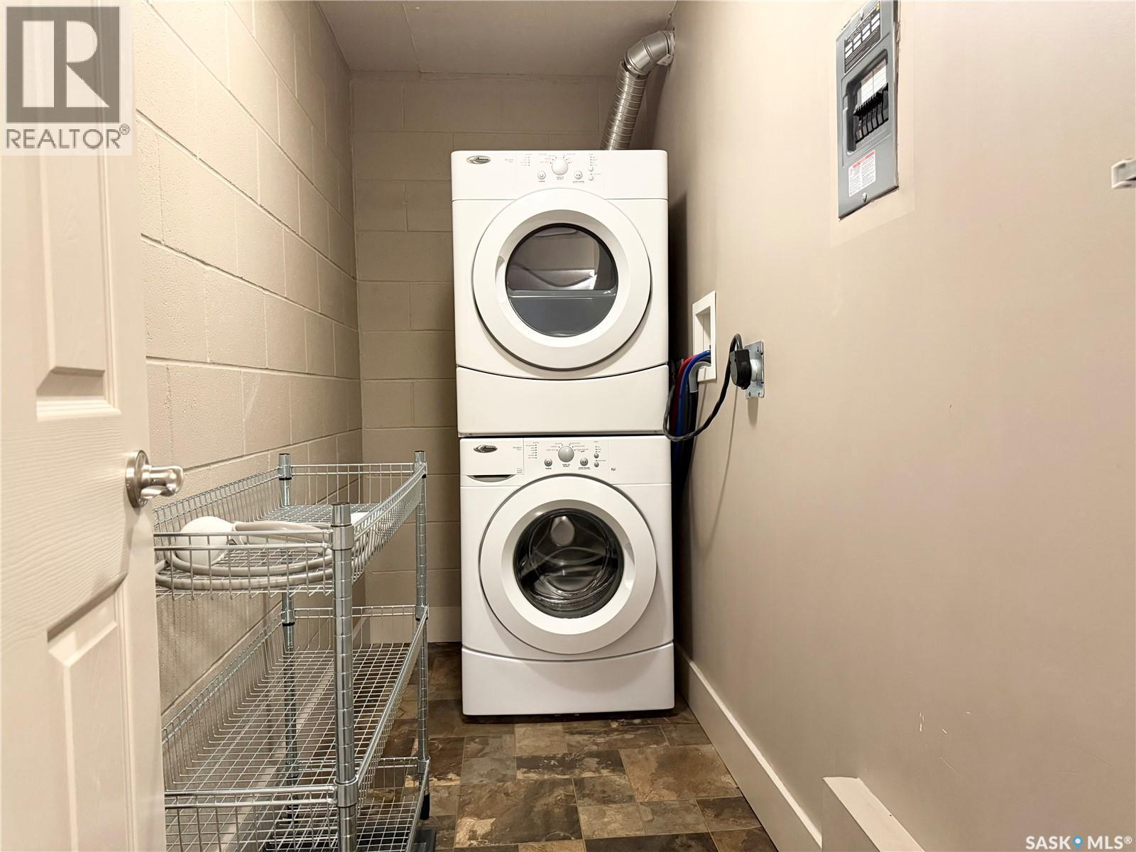 8 2707 7Th Street E, Saskatoon, SK - Indoor Photo Showing Laundry Room