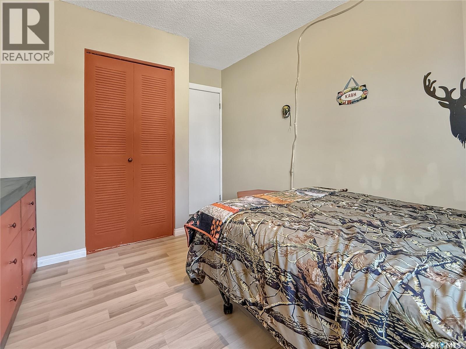 290 Burke Crescent, Swift Current, SK - Indoor Photo Showing Bedroom
