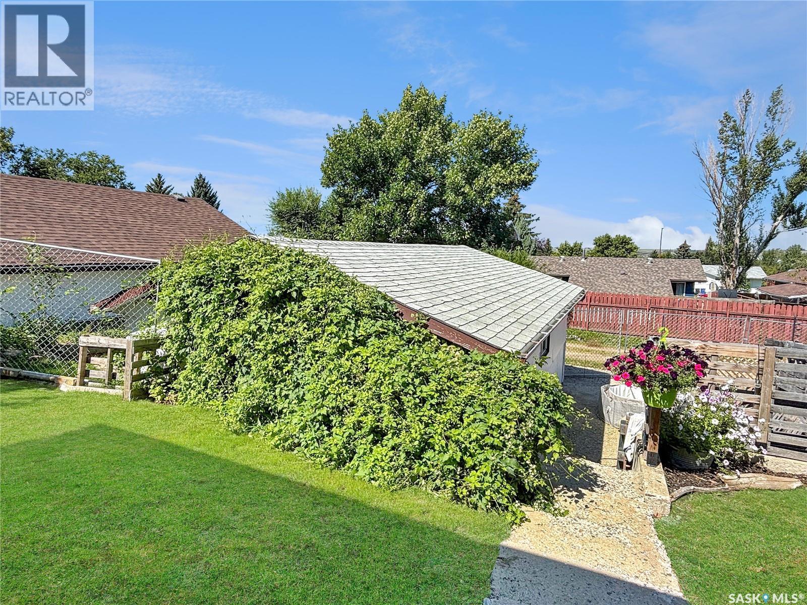 290 Burke Crescent, Swift Current, SK - Outdoor