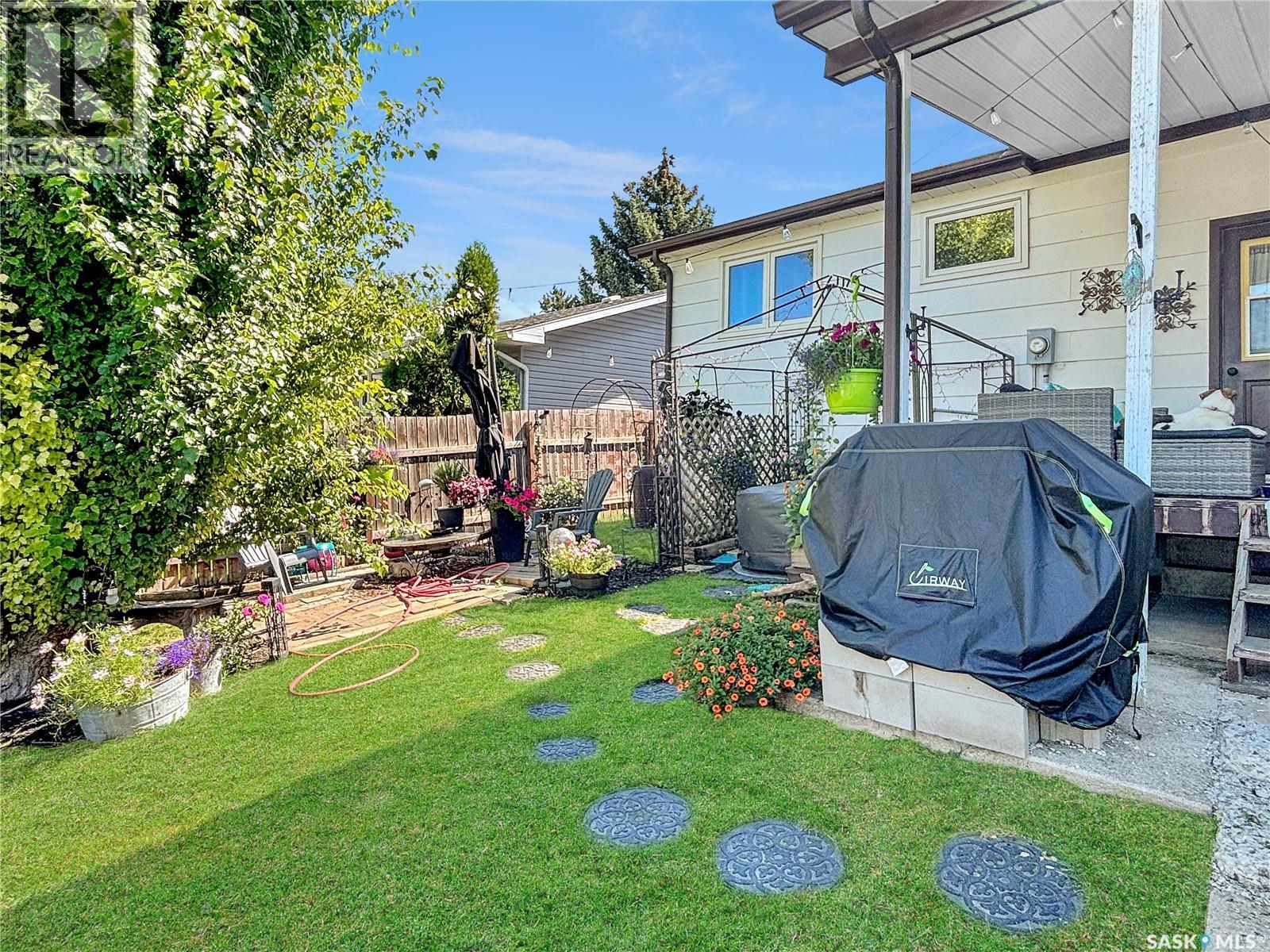 290 Burke Crescent, Swift Current, SK - Outdoor