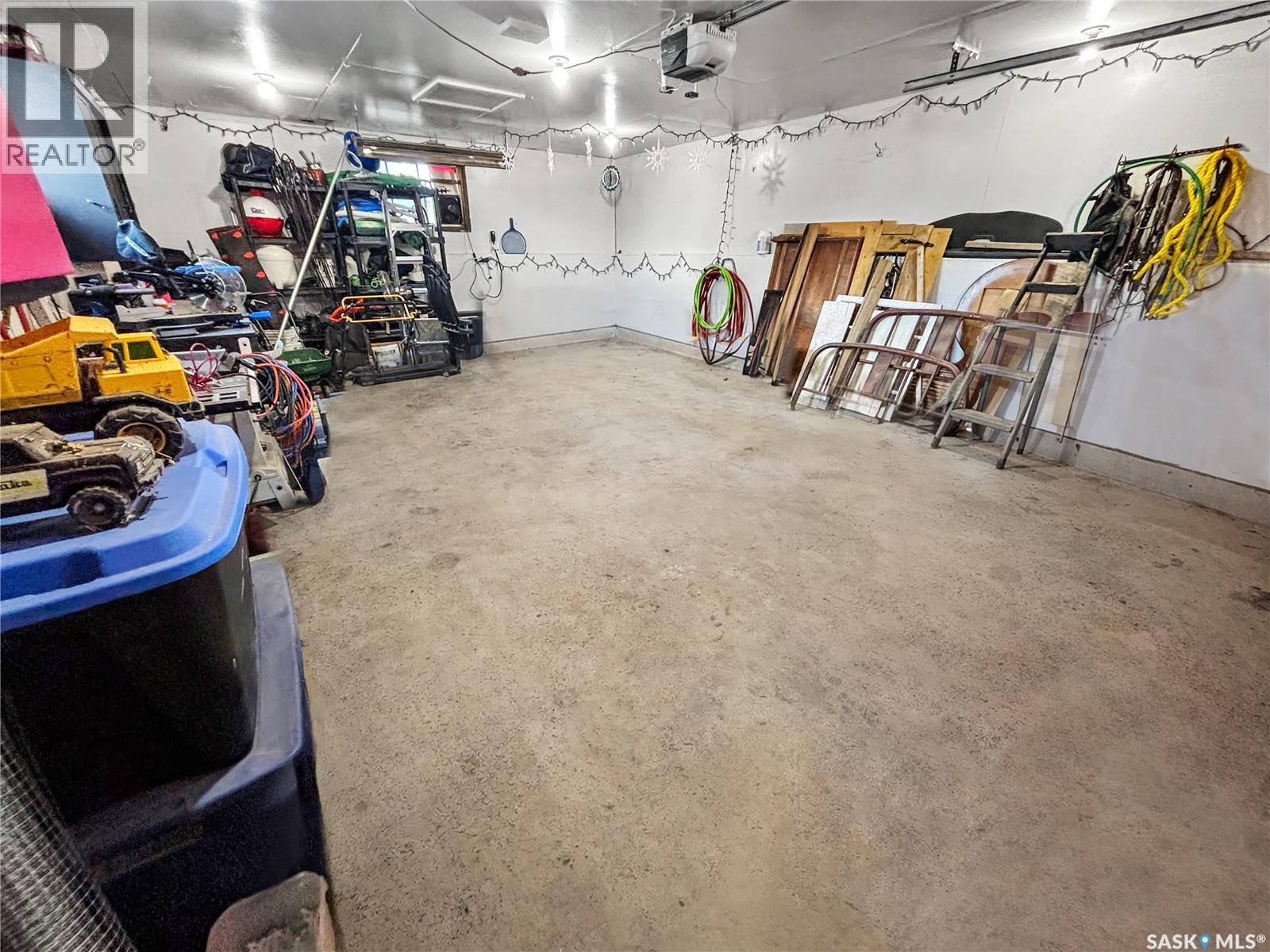 290 Burke Crescent, Swift Current, SK - Indoor