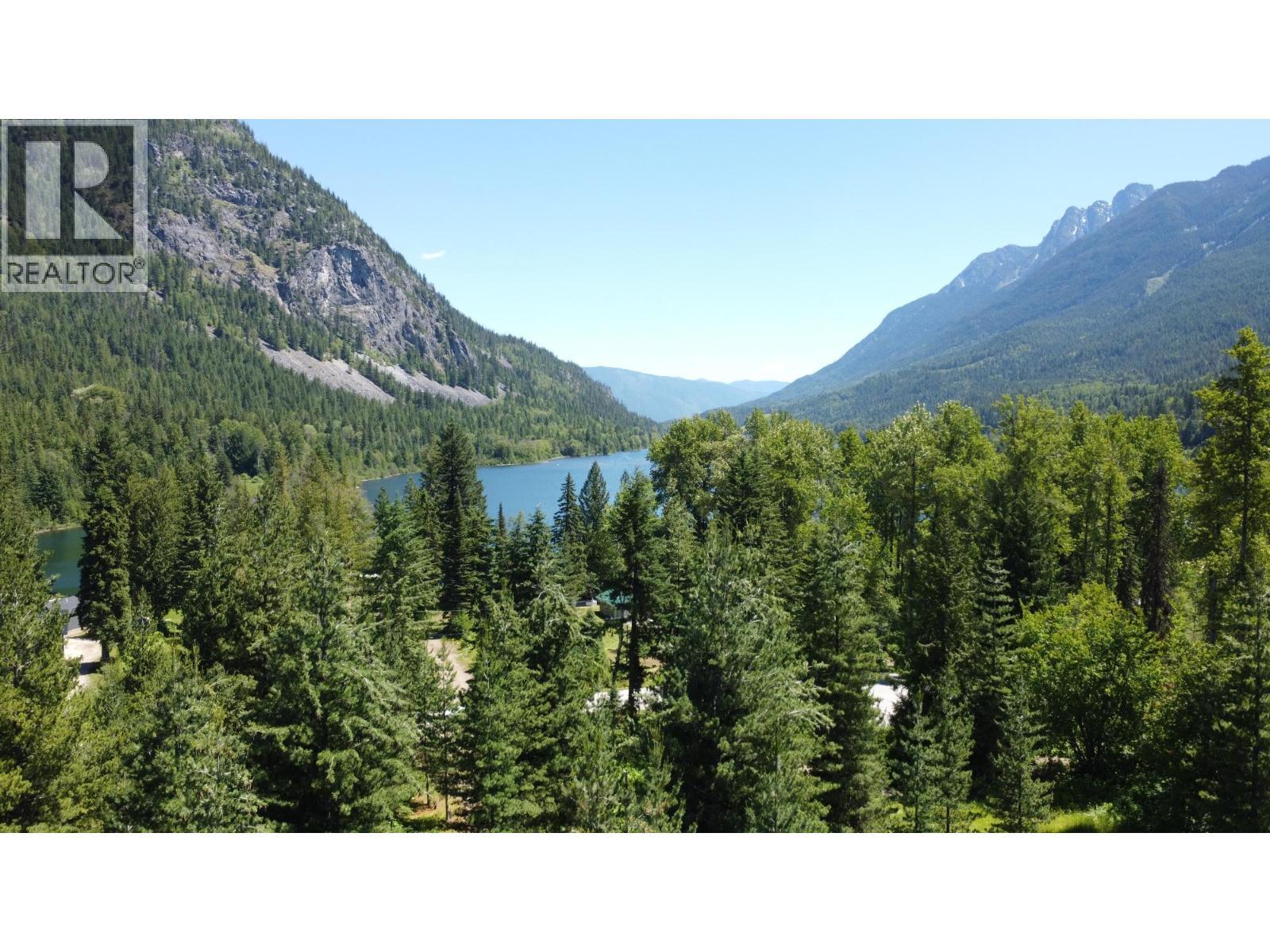 212 Island View Road, Nakusp, BC