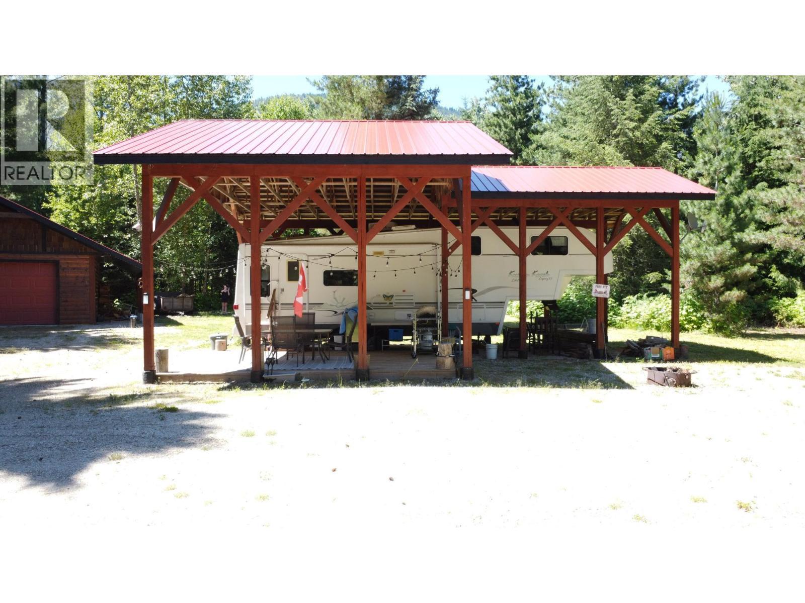 212 Island View Road, Nakusp, BC
