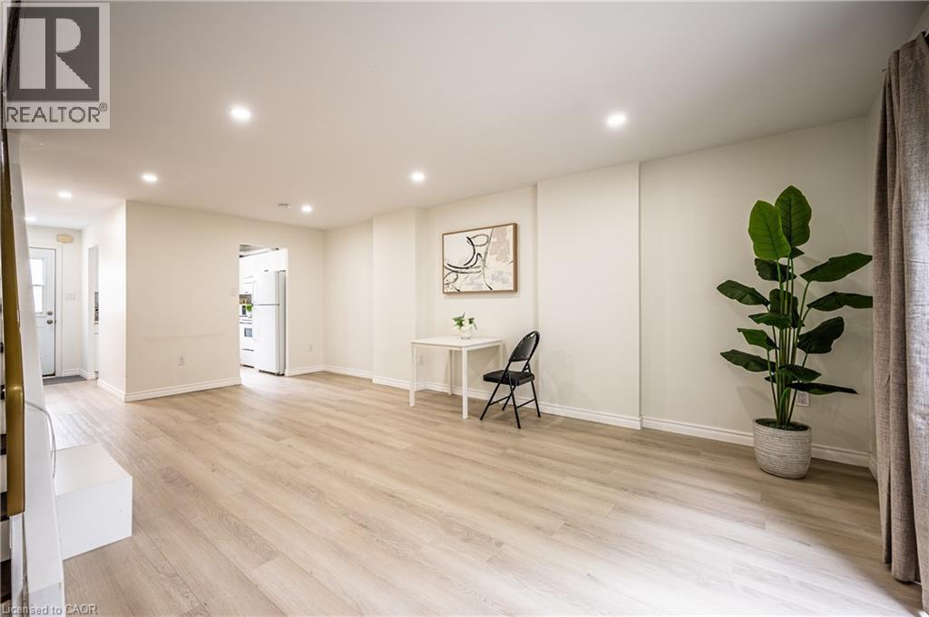 212 Westcourt Place, Waterloo, ON - Indoor