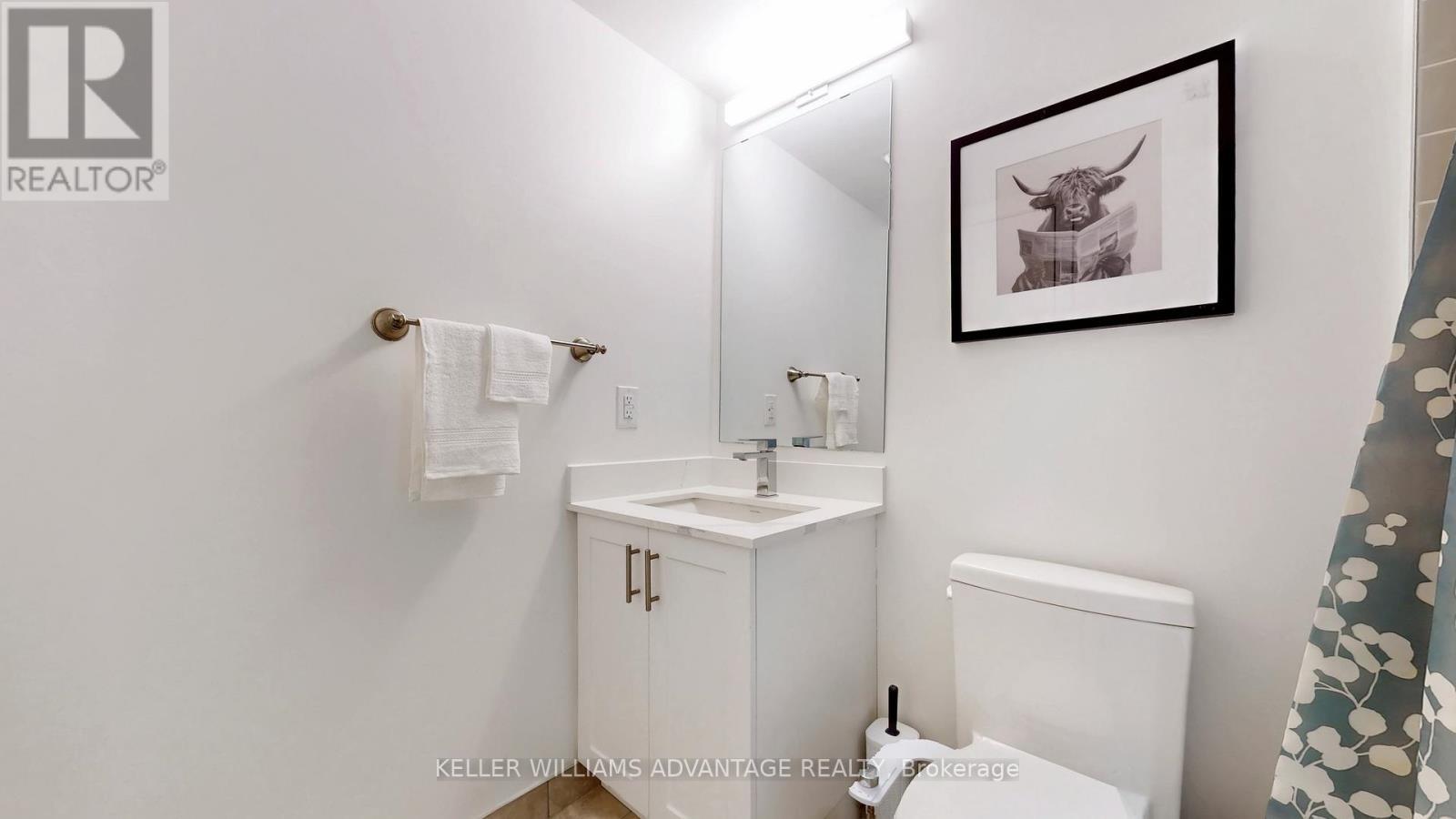 2 - 1479 O'Connor Drive, Toronto, ON - Indoor Photo Showing Bathroom
