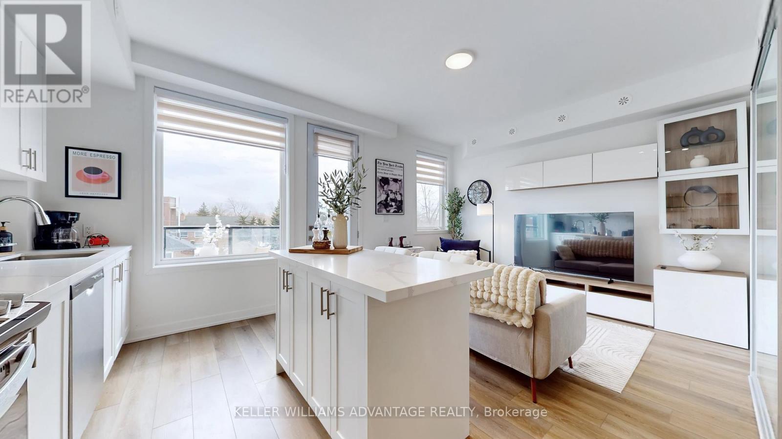 2 - 1479 O'Connor Drive, Toronto, ON - Indoor Photo Showing Kitchen