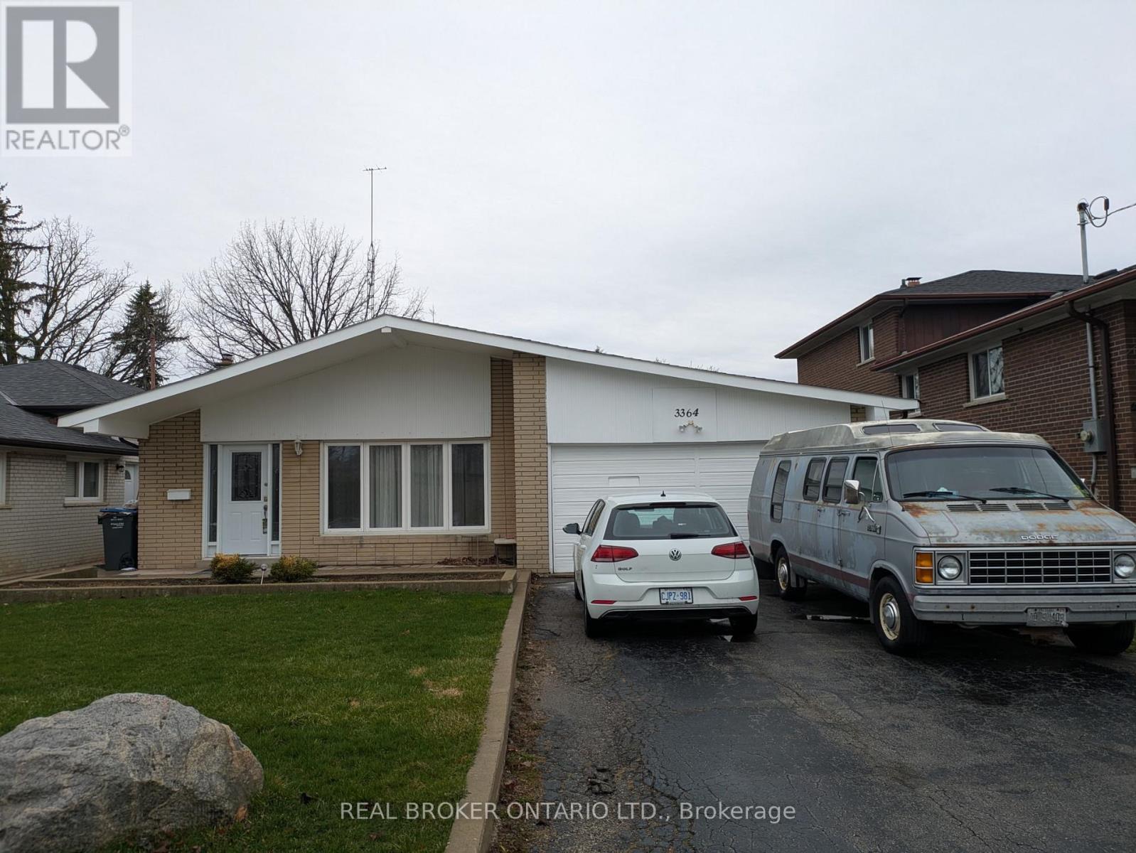 3364 Cedar Creek Drive, Mississauga, ON - Outdoor