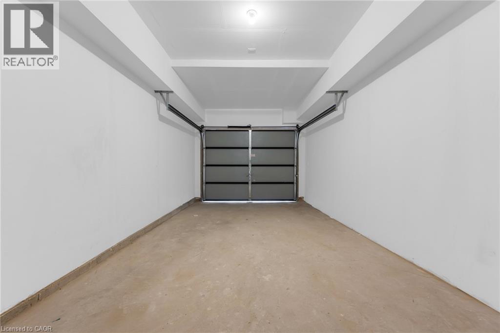 132 Everett Common, St. Catharines, ON - Indoor Photo Showing Garage
