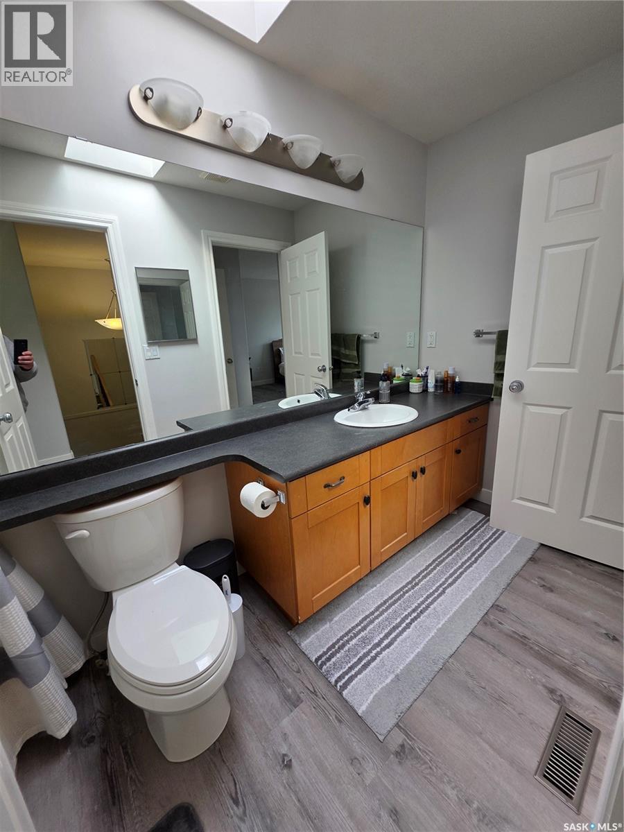 36 103 Banyan Crescent, Saskatoon, SK - Indoor Photo Showing Bathroom
