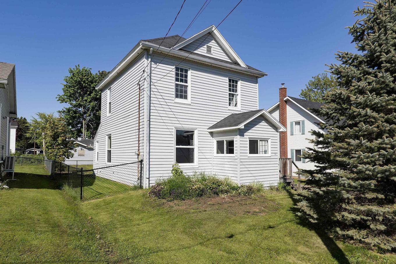 14 Allison Avenue, Amherst, NS