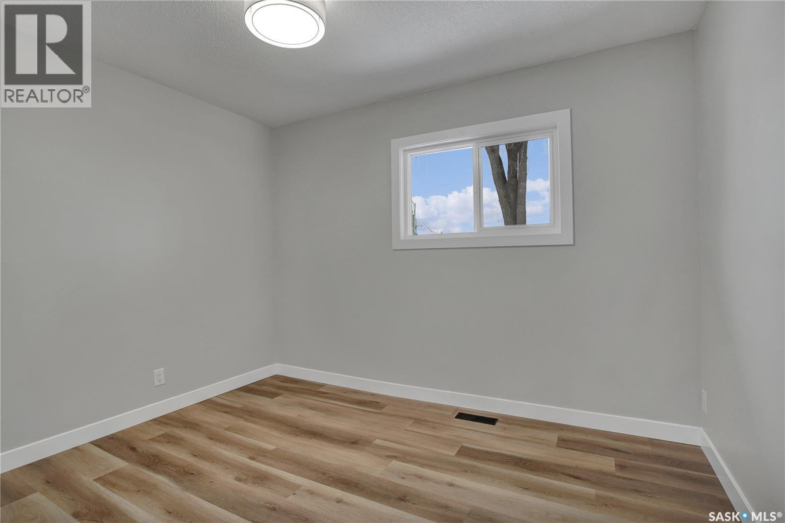 1017 Mcmillan Avenue, Saskatoon, SK - Indoor Photo Showing Other Room