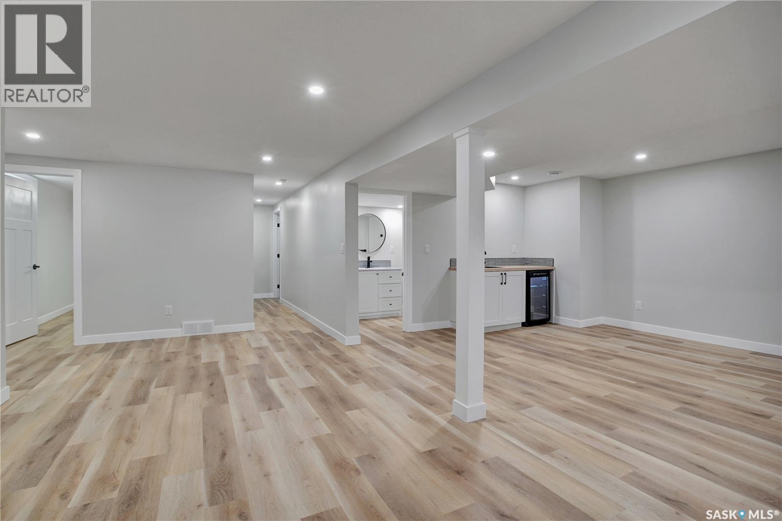 1017 Mcmillan Avenue, Saskatoon, SK - Indoor