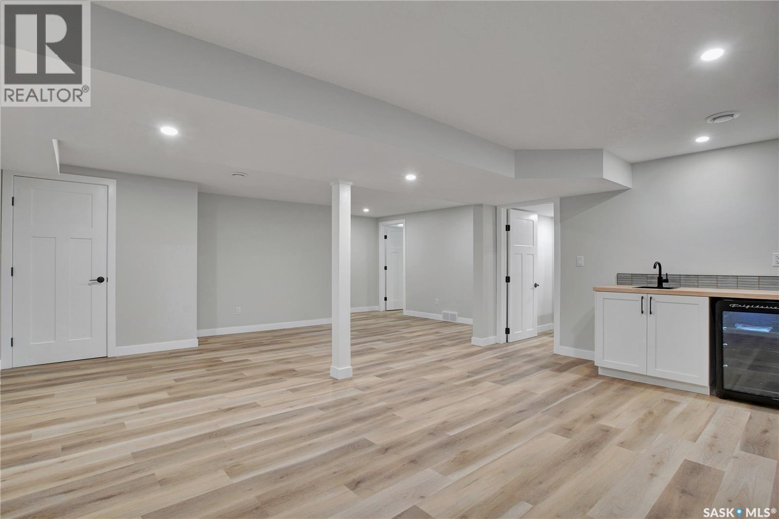 1017 Mcmillan Avenue, Saskatoon, SK - Indoor