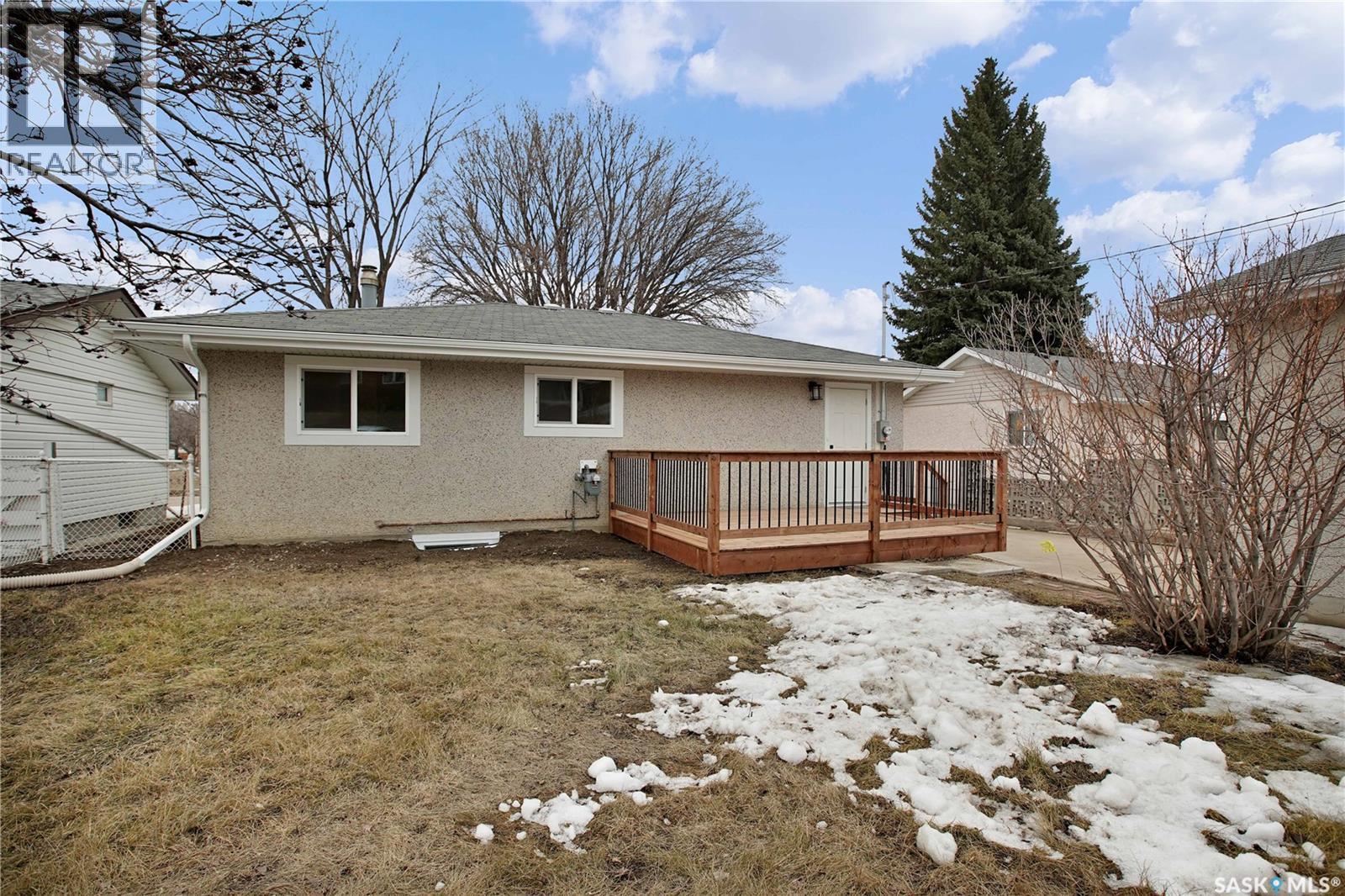 1017 Mcmillan Avenue, Saskatoon, SK - Outdoor With Deck Patio Veranda