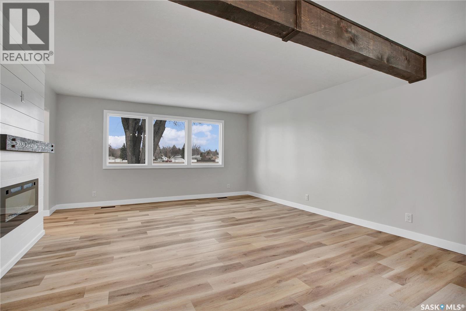 1017 Mcmillan Avenue, Saskatoon, SK - Indoor With Fireplace