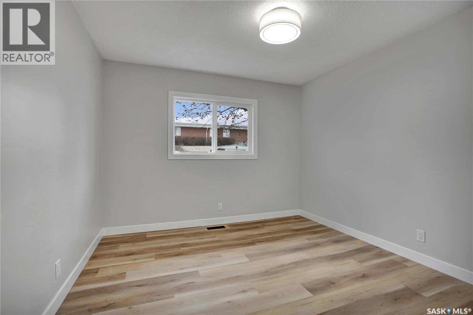 1017 Mcmillan Avenue, Saskatoon, SK - Indoor Photo Showing Other Room