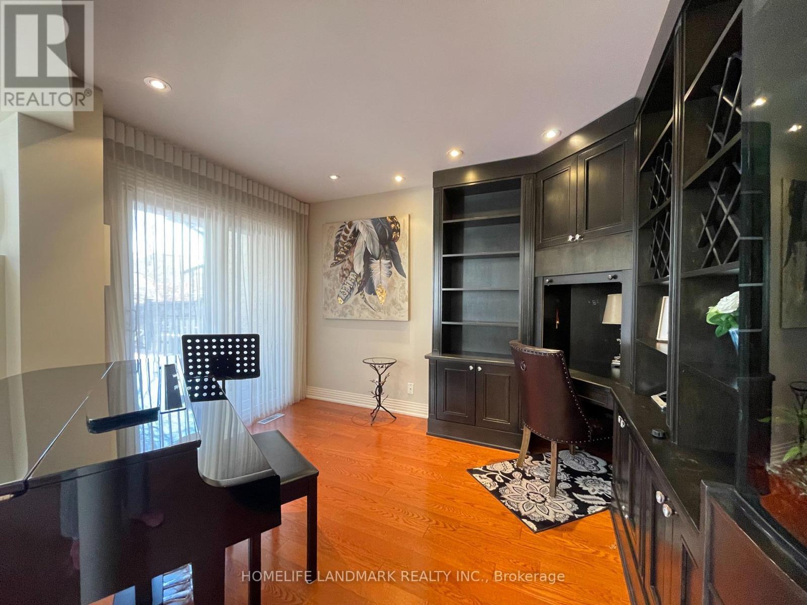 35 Gardiner Road E, Toronto, ON - Indoor