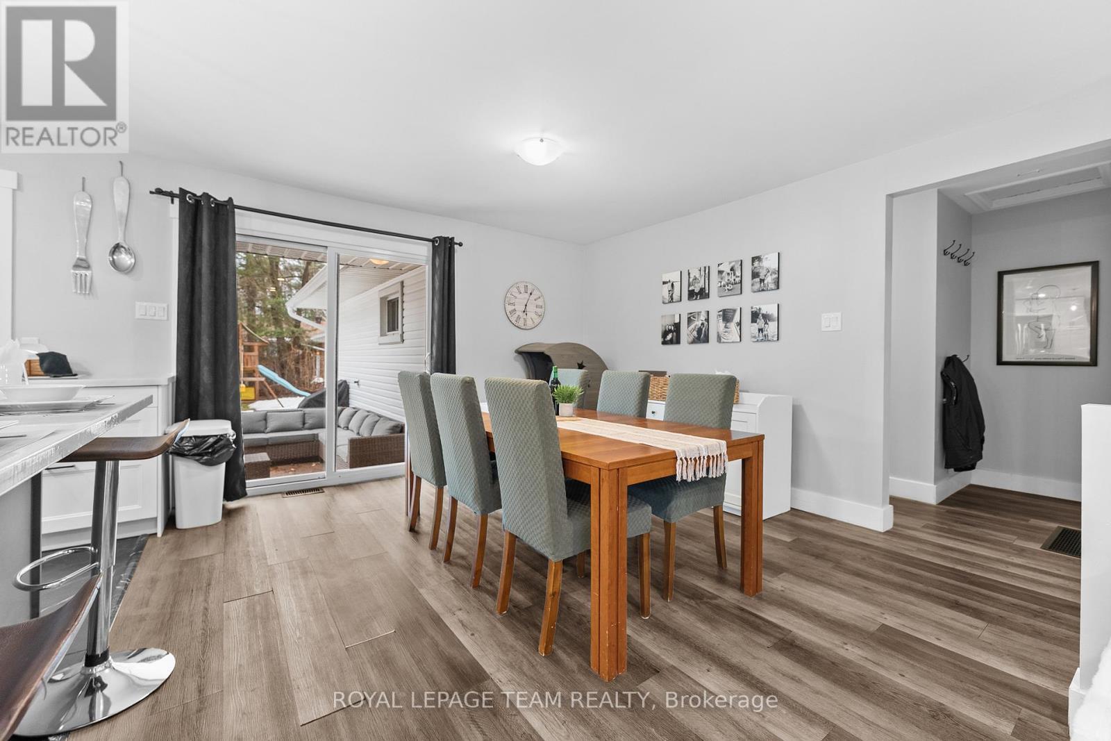 25 Frontenac Crescent, Deep River, ON - Indoor Photo Showing Dining Room