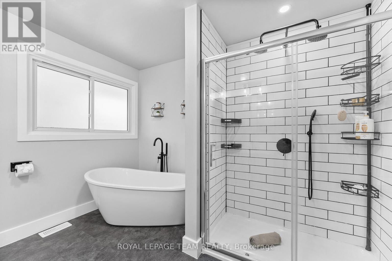 25 Frontenac Crescent, Deep River, ON - Indoor Photo Showing Bathroom