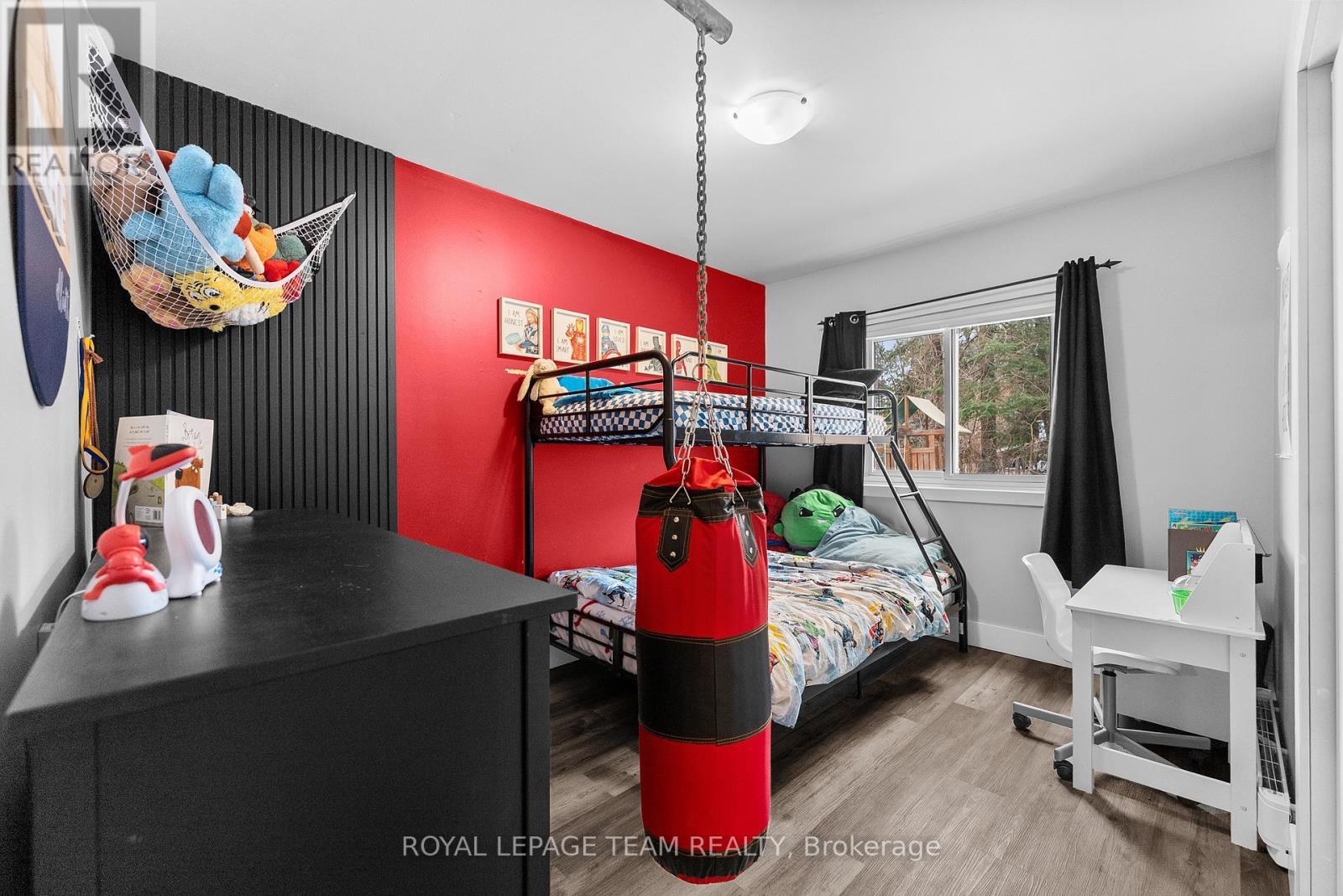 25 Frontenac Crescent, Deep River, ON - Indoor Photo Showing Bedroom