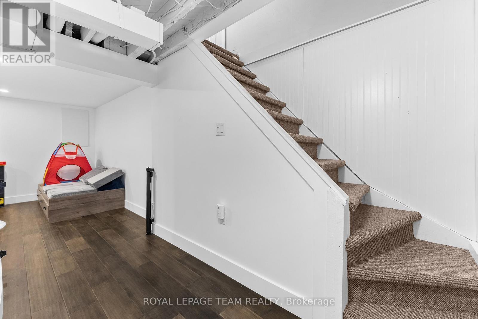 25 Frontenac Crescent, Deep River, ON - Indoor Photo Showing Other Room