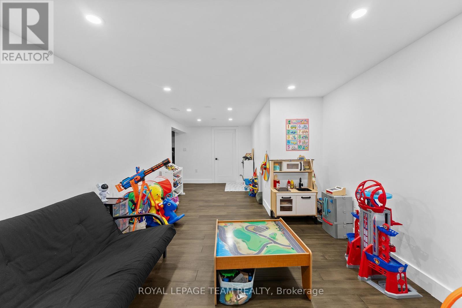 25 Frontenac Crescent, Deep River, ON - Indoor Photo Showing Other Room